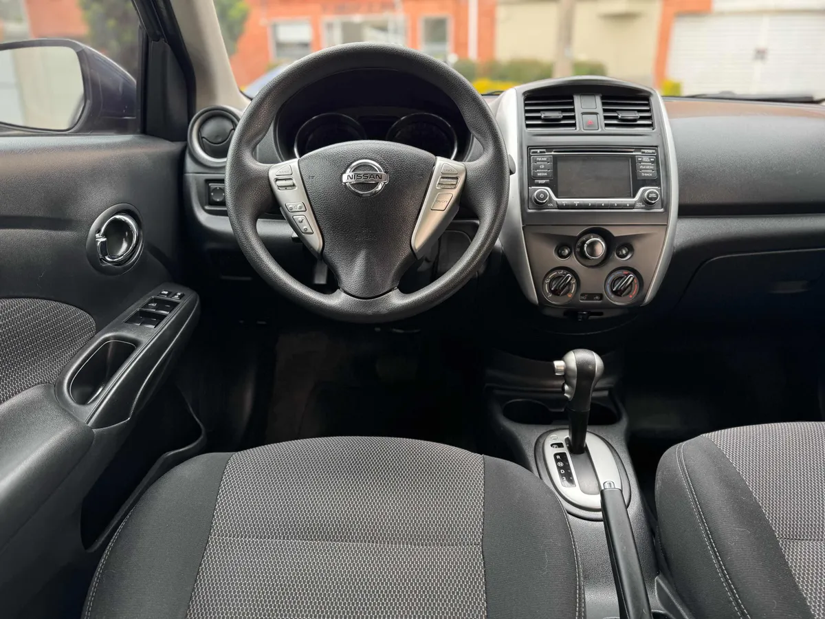 NissanVersa14