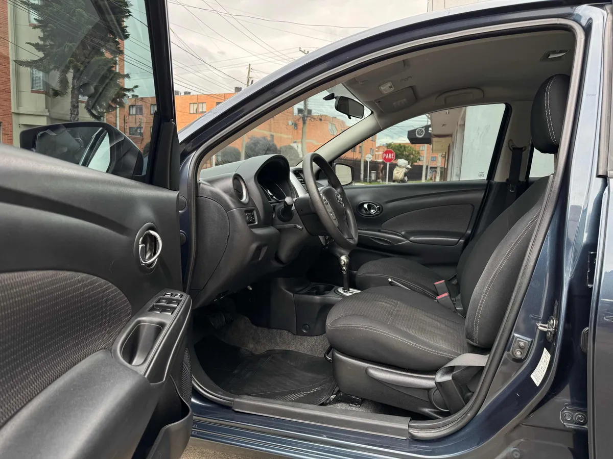 NissanVersa18